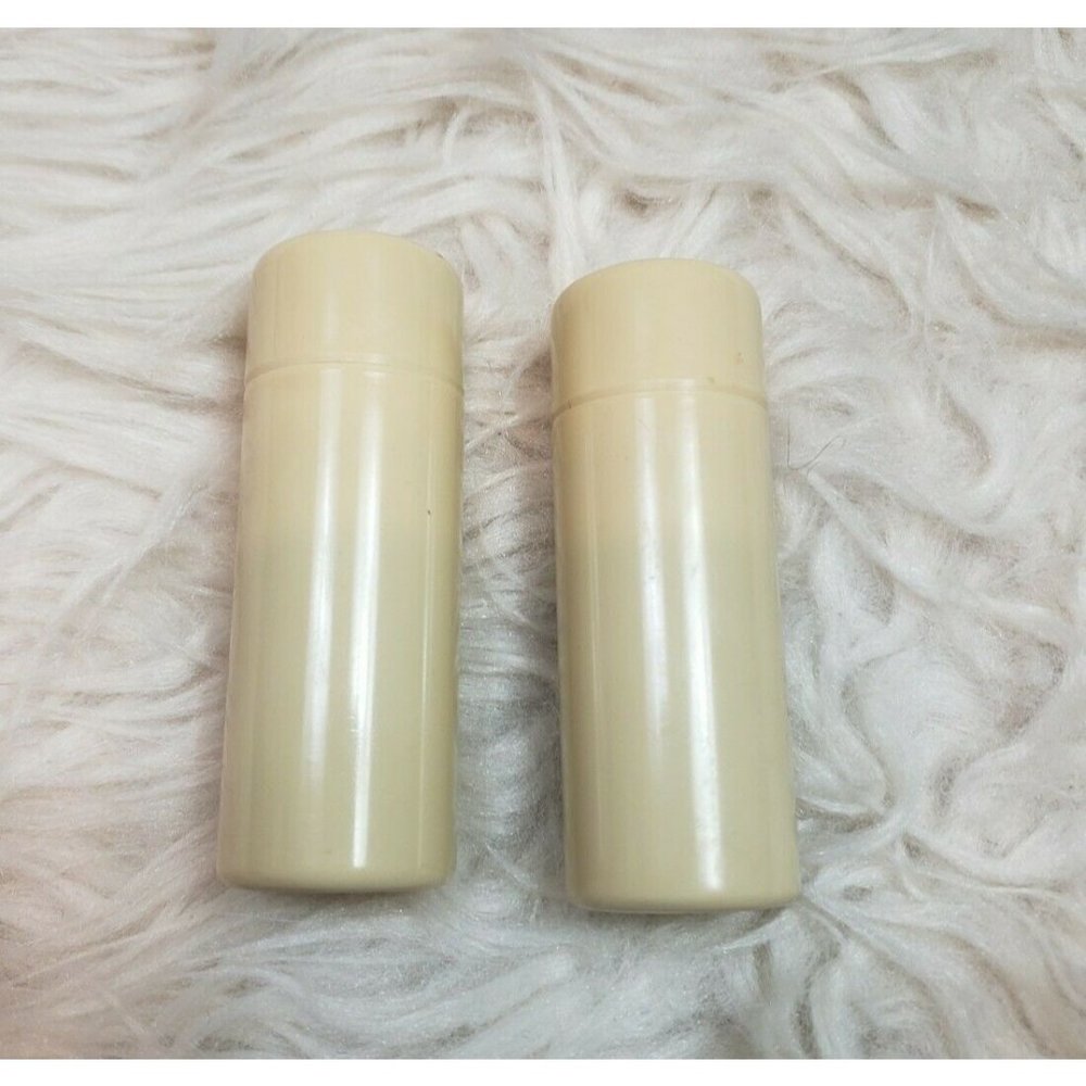 Hutzler Vintage Minimalist Sleek Plastic Salt & Pepper Shakers Screw Lids Cream